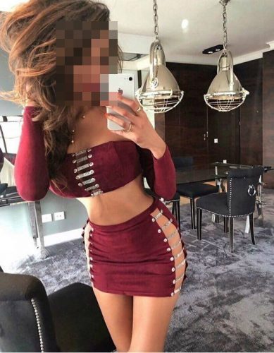 Ateşli Erdemli Escort ile Unutulmaz Dakikalar