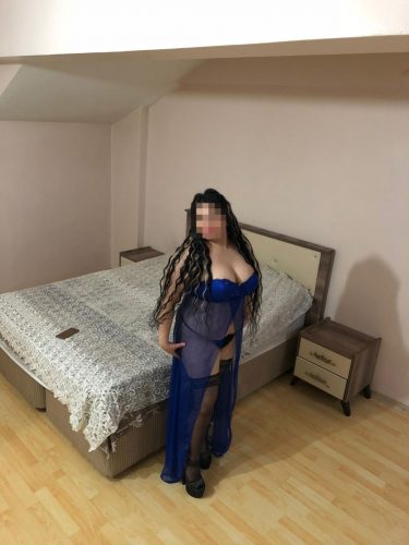 Erdemli'deki Parlak Yıldız: Escort Bayan Ece