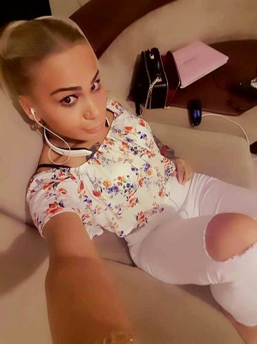 Silifke Escort İlanları: Zarif ve Çekici Damla'nın Büyüleyici Dünyası